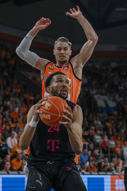 防守和领导 防守和领导