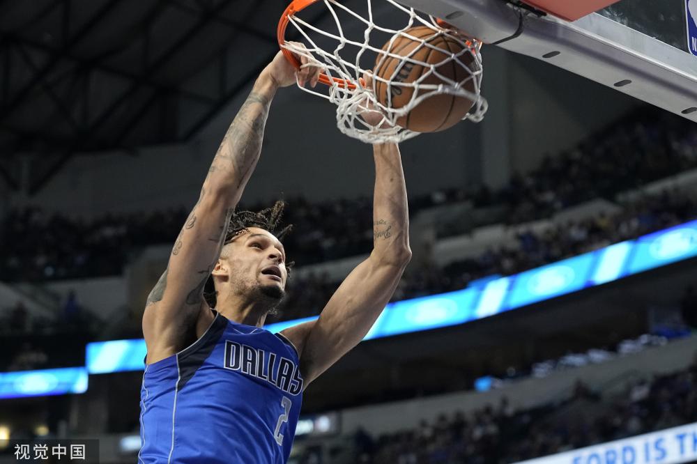 在接受采访 在接受采访