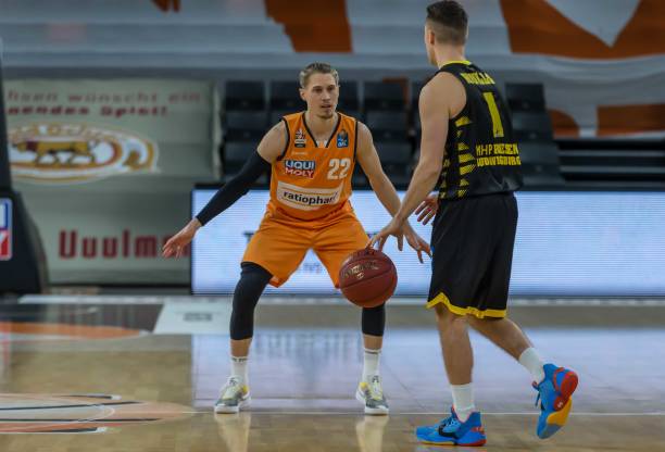 克雷莫纳不 克雷莫纳不