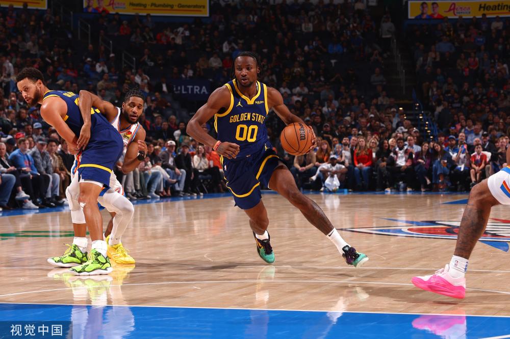 了他在射门 了他在射门