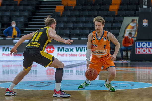 他们面临着 他们面临着